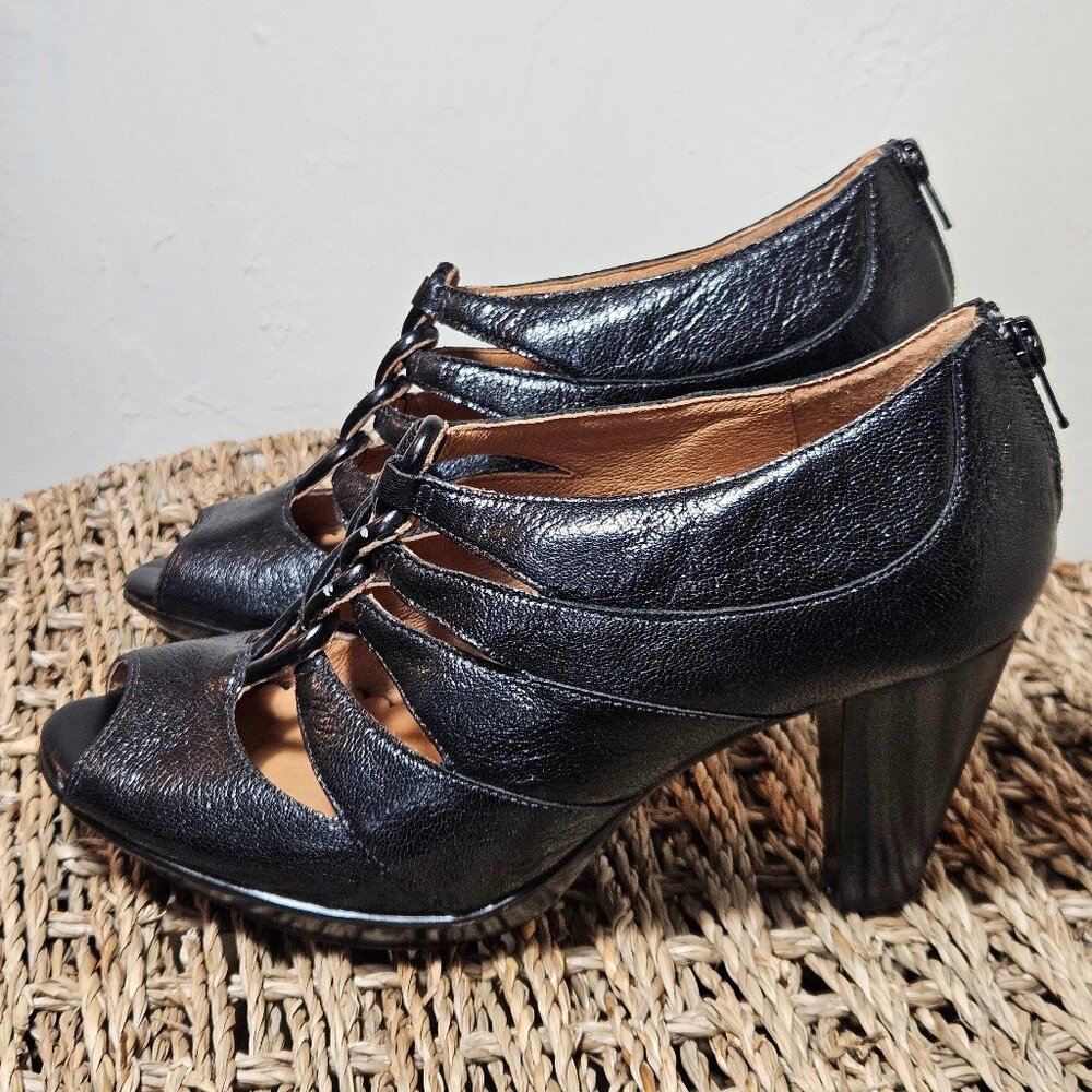 INDIGO Black Gladiator Heels, Women's size 7.5